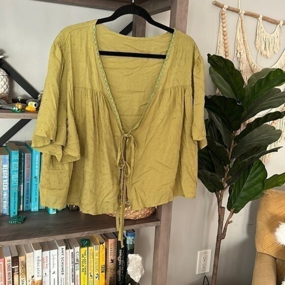 SHEIN Tops - SHEIN green tie front top